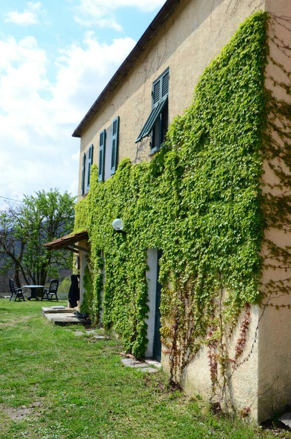 Agriturismo Dei Legi San Pietro Vara Exterior photo